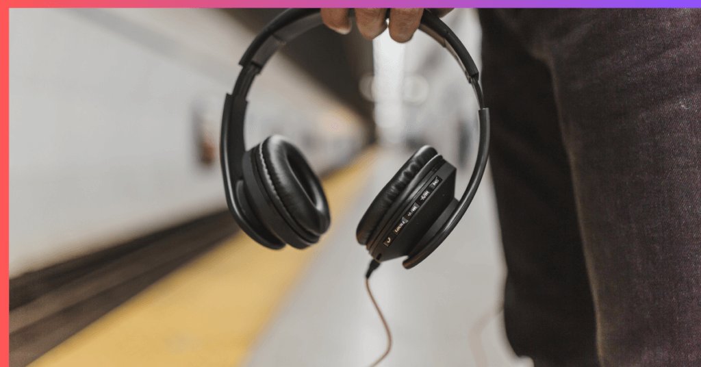 15 reasons why headphones are better than earphones 